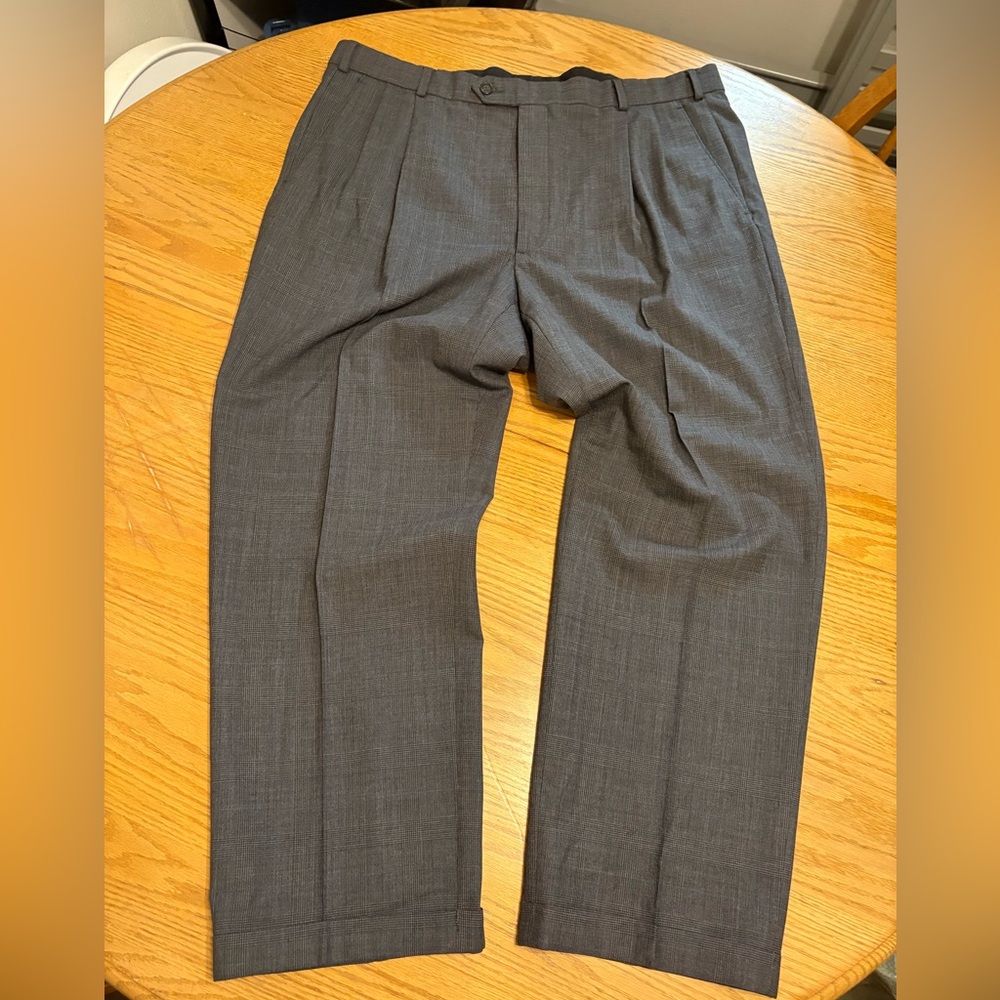 Brooks Brothers 346 Gray Pleated Stretch Wool Trousers 38x29 Dress Pants